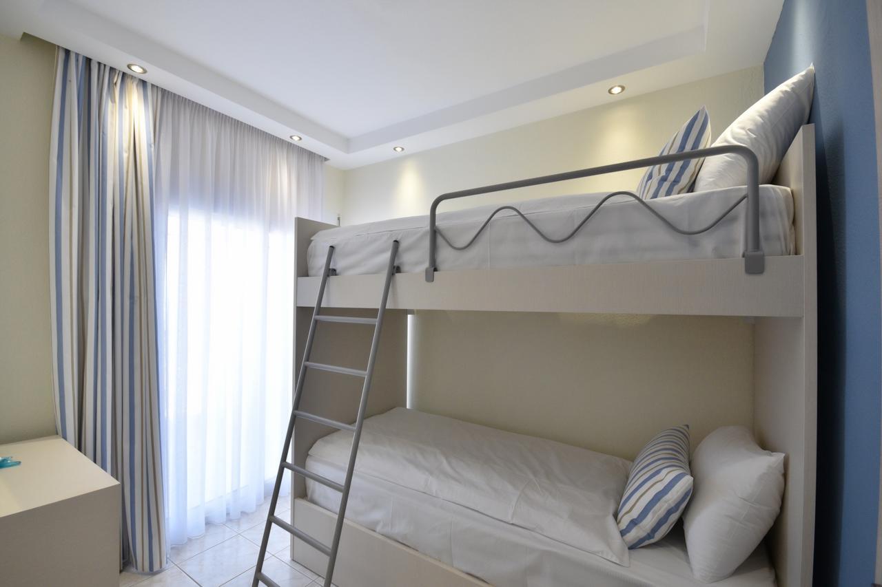 Blue Senses Hotel Сарти Экстерьер фото